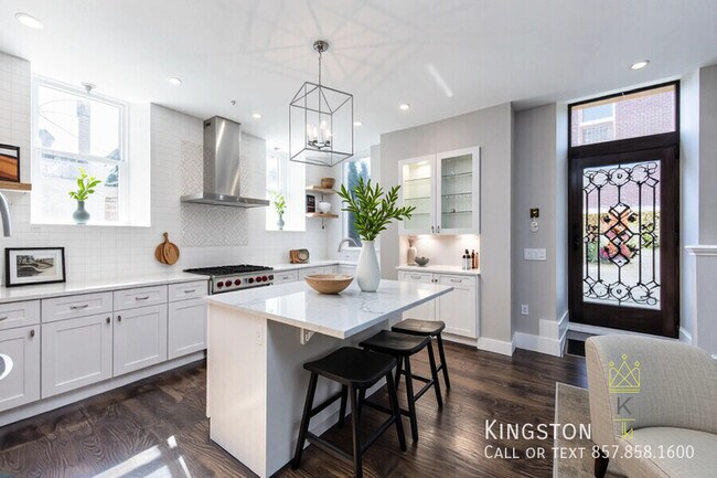 Building Photo - 80 Regent St