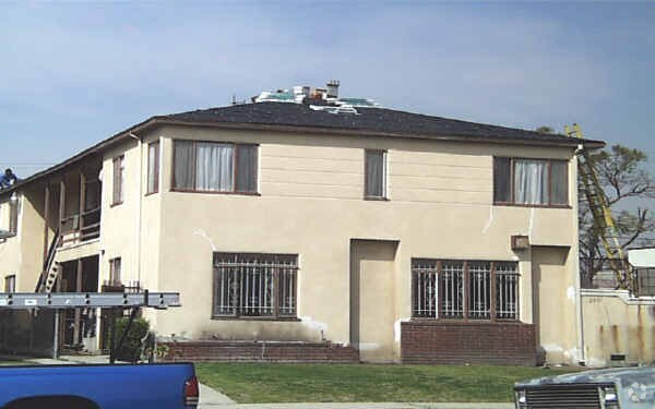 Primary Photo - 2031 S Dunsmuir Ave