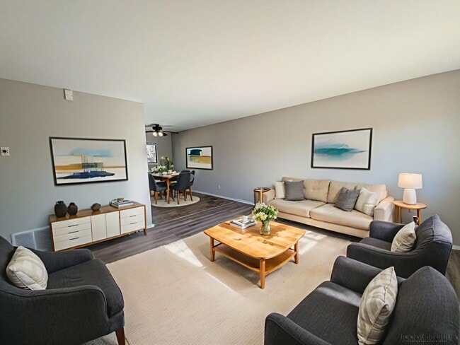 Building Photo - 603 W Routt Ave