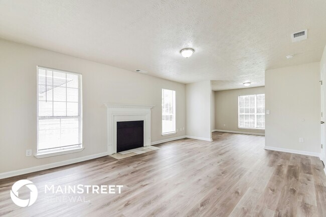 Building Photo - 7 Roundtree Xing