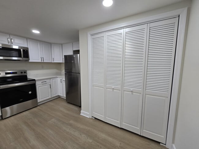 Photo - 5525 Norbeck Rd Apartment