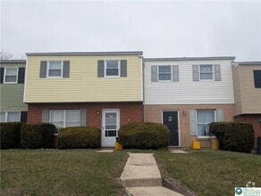 Building Photo - 107 E Hillcrest Ln