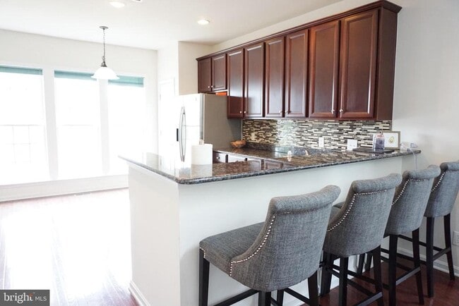 Foto del edificio - 1403 Hampshire Ln