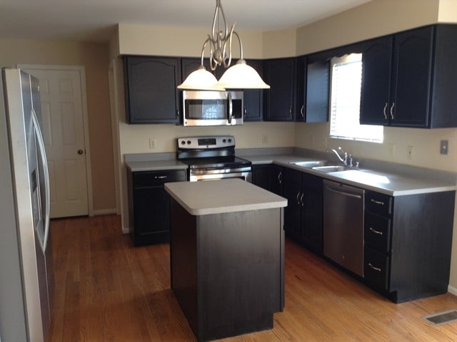 Foto del edificio - 8460 Moonstone Ct