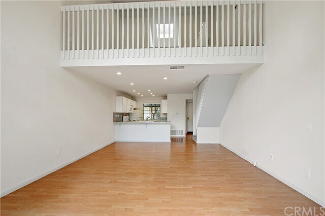 Building Photo - 116 Lakepines