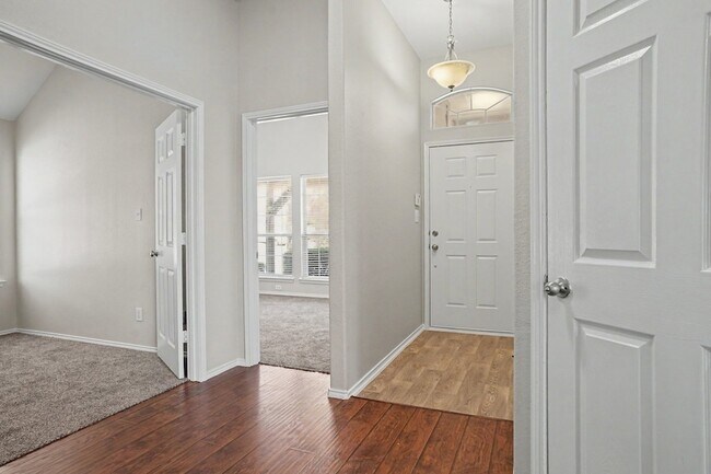 Foto del edificio - 2073 Joyner Ranch Rd