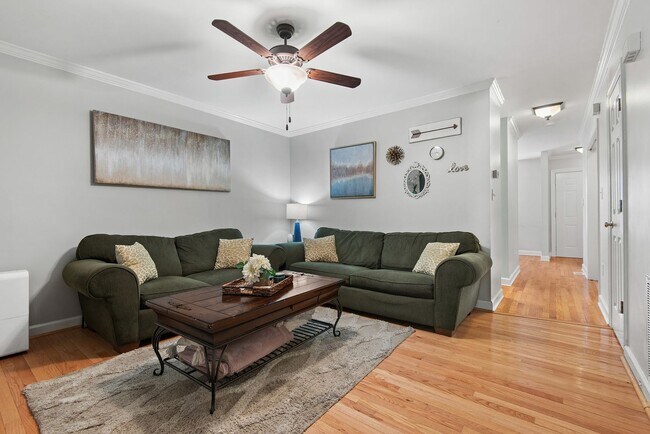 Foto del edificio - 2803 Sterling Park Dr