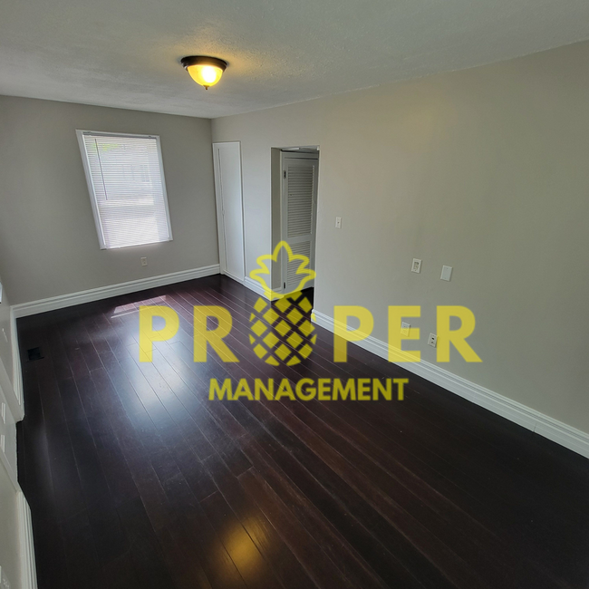 Foto del edificio - 2 bed 1 Bath Ranch Belmont Bungalow w Gara...