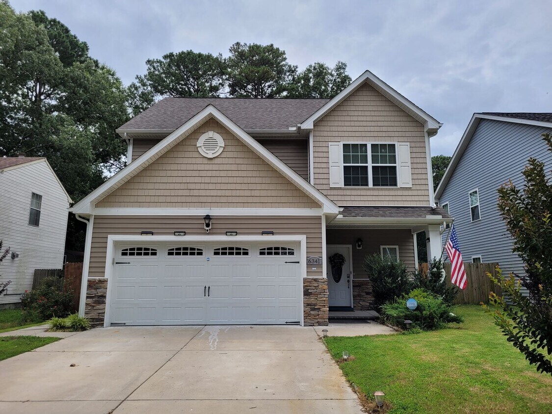 Foto principal - Beautiful 4 Bedroom, 2.5 Bath Home