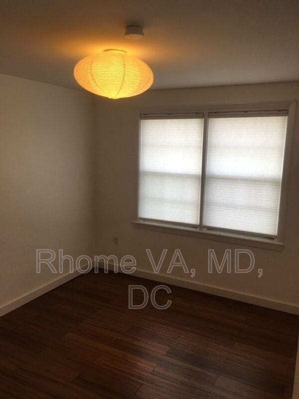 Building Photo - 822 S Arlington Mill Dr
