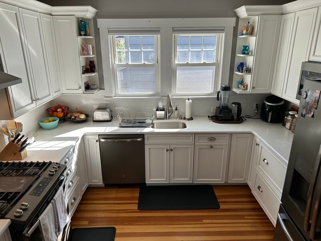 Foto principal - 321 Montgomery St
