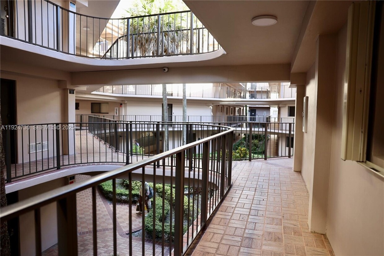 Foto principal - 8730 SW 133rd Avenue Rd