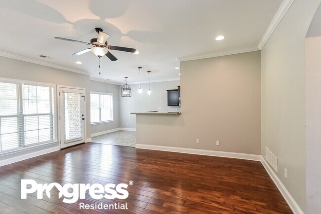 Building Photo - 2580 Woodcutter Dr