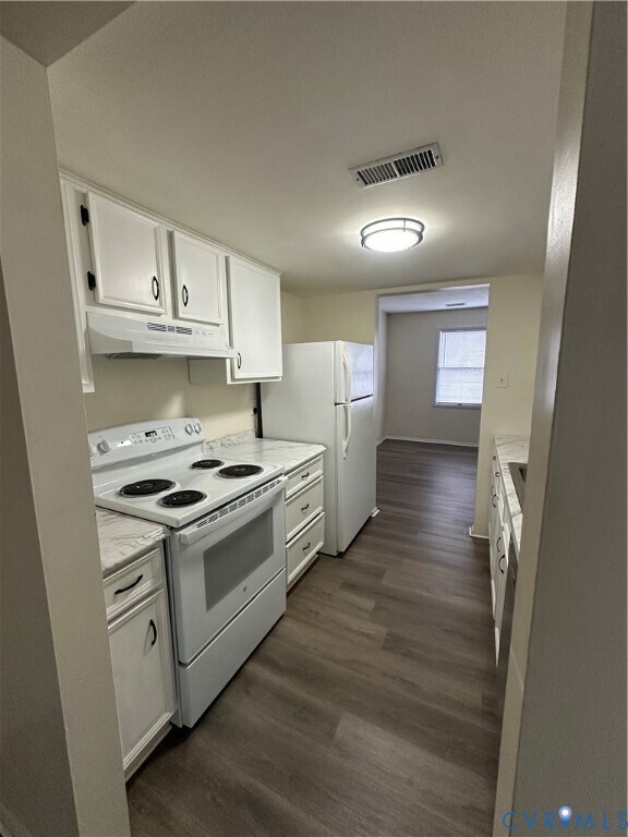 Foto del edificio - 9619 Springfield Woods Cir