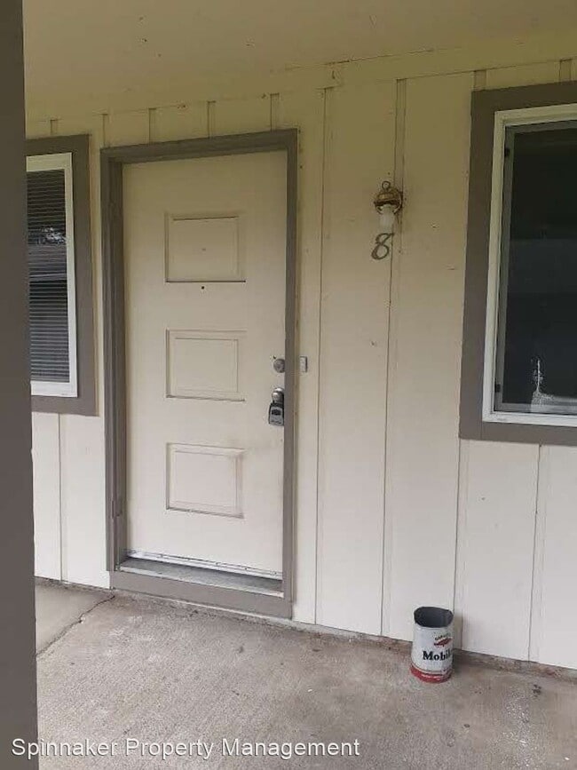 102 160th St S, Spanaway, WA 98387 Room for Rent in Spanaway, WA