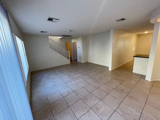 Foto del edificio - 5038 W Desert Dandelion Ct
