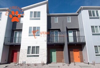 Building Photo - 1043 W 400 S
