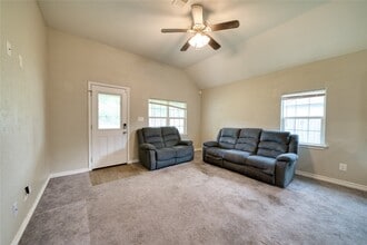 Building Photo - 319 Dreamland Ave