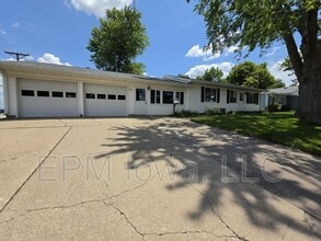 Building Photo - 4747 Danbury St NE