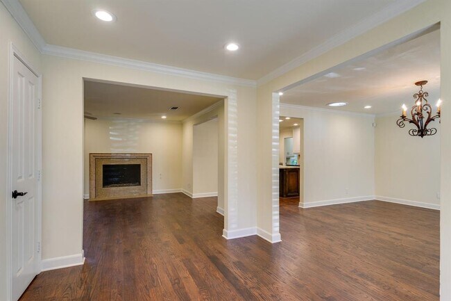 Building Photo - 24 Horseshoe Dr