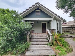 Building Photo - 508 W Lang St