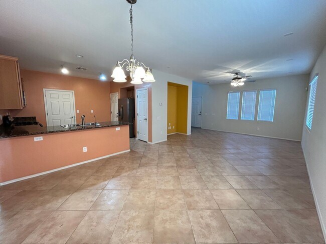 Foto del edificio - Gated 3-Bedroom 3-Bathroom Home in Southwest!