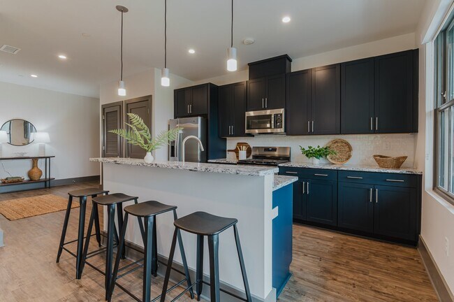 Foto del edificio - Be the first to Live in the Washington Square Apartments! *MOVE IN SPECIAL*