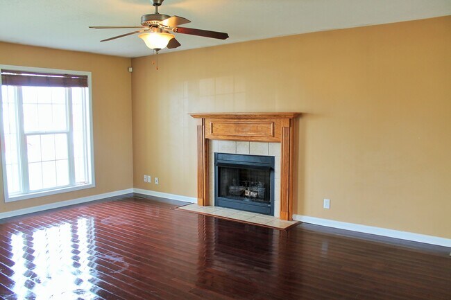 Building Photo - 1566 Autumn Dr. Clarksville, TN 37042