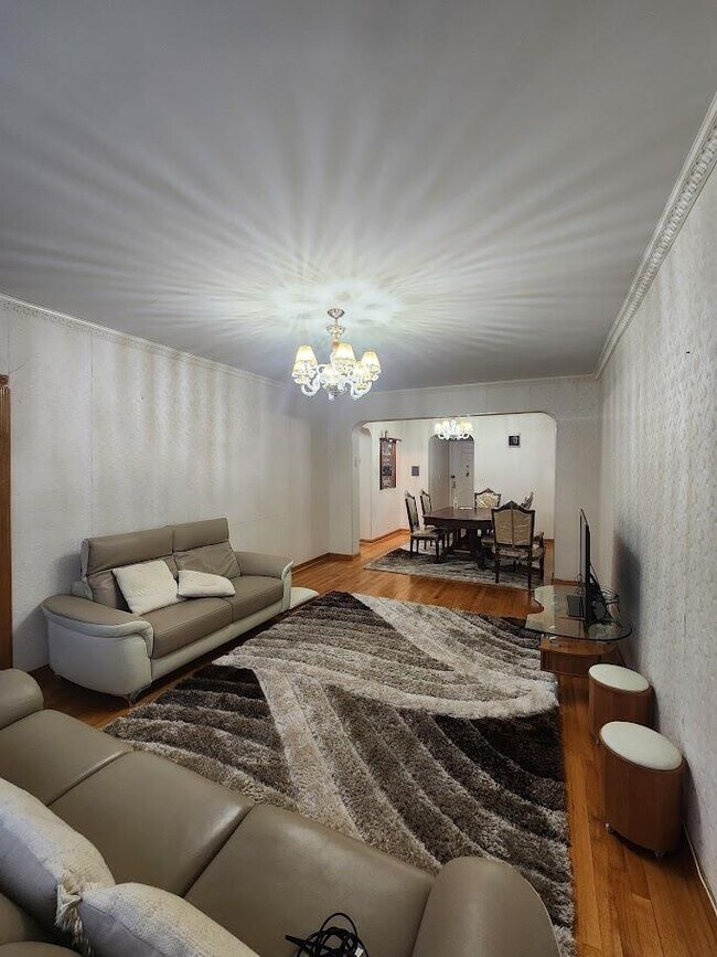 Foto del edificio - 64-33-6499 99th St