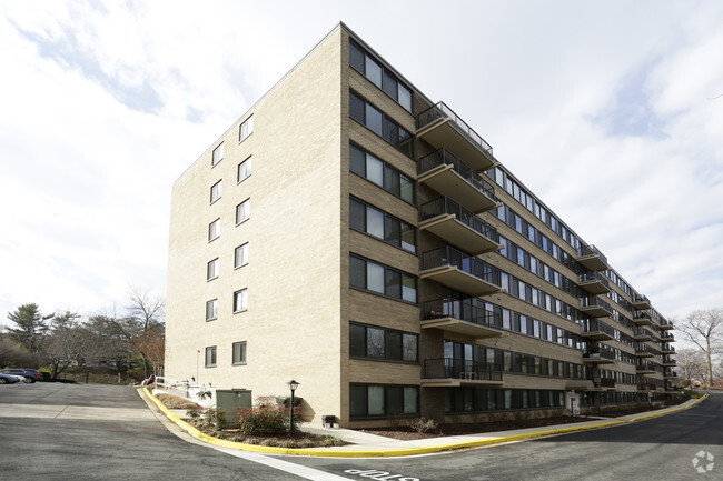 Building Photo - Madison Condominium