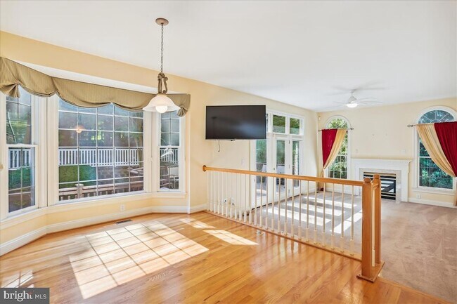 Foto del edificio - 8931 Falls Farm Dr