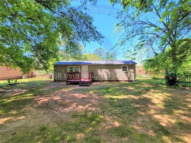 Building Photo - 225 Holly Smith Dr