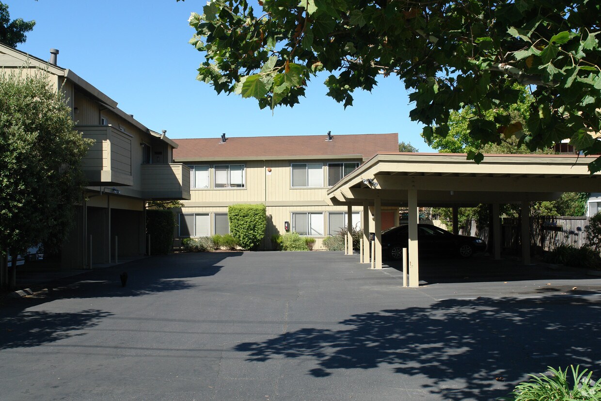 Primary Photo - 2407 Lomitas Ave