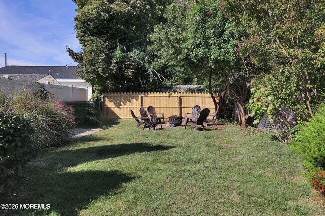 Foto del edificio - 1236 Maplewood Rd