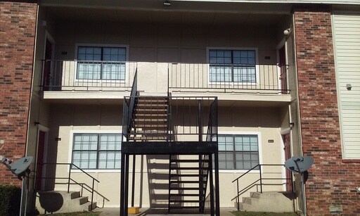 Building Photo - 4170 Altoona Dr