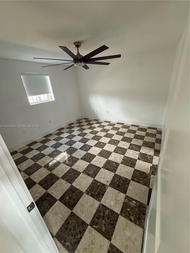 Foto del edificio - 7314 SW 22nd St