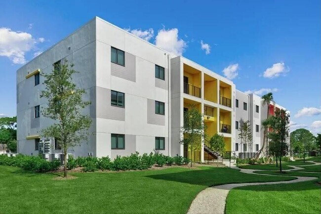 Foto del edificio - 4290 Lakewood Rd