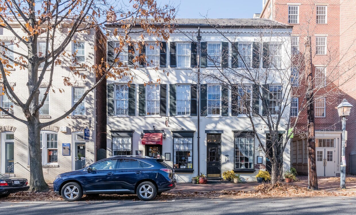 Primary Photo - 117 S Royal St