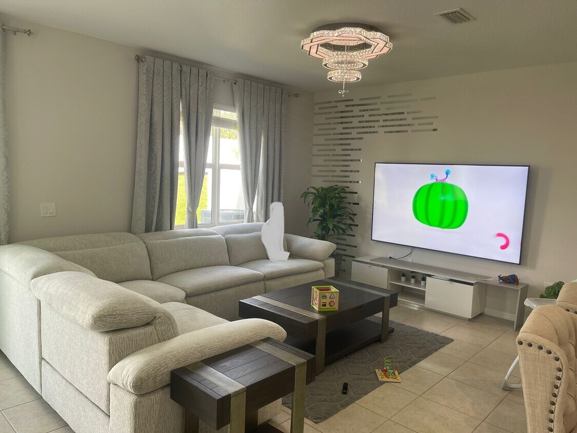 Foto del edificio - 6302 Tillandsia Pl