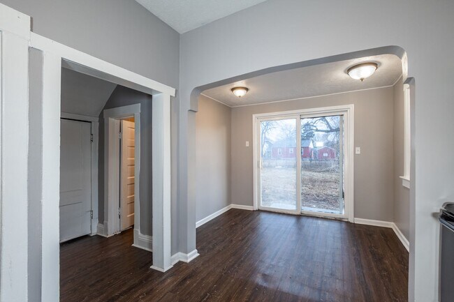 Building Photo - A Great 2 Bed/1 Bath Home With a Loft