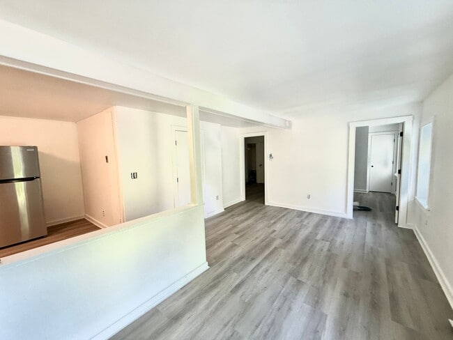 Foto del edificio - 24 Conway Pl