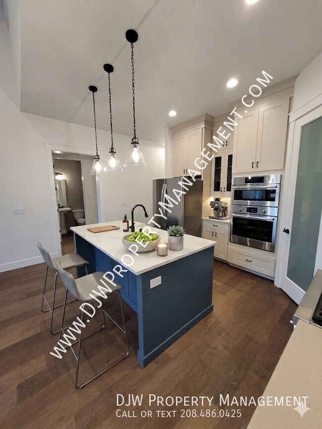 Foto del edificio - 4264 W Lovegood Ln