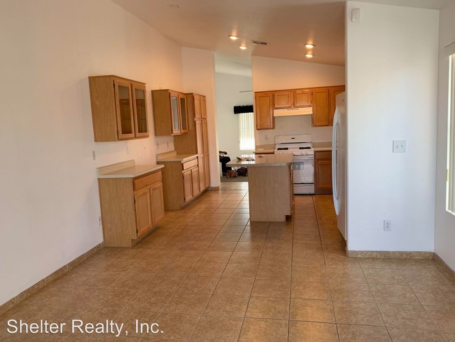 Building Photo - 3 br, 2 bath House - 3616 Rose Canyon Drive