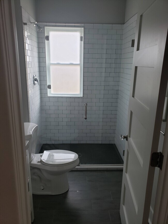 Baño, Ducha - 926 S 2nd St