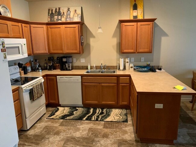 Building Photo - 9406 Majestia Ln