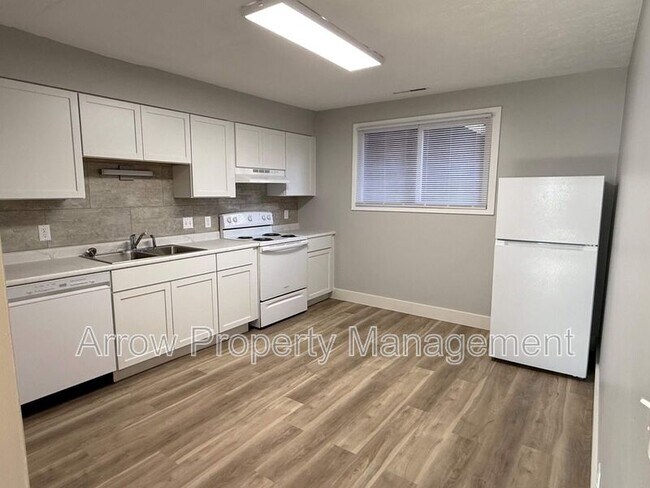 Foto del edificio - 1725 N Iowa Ave