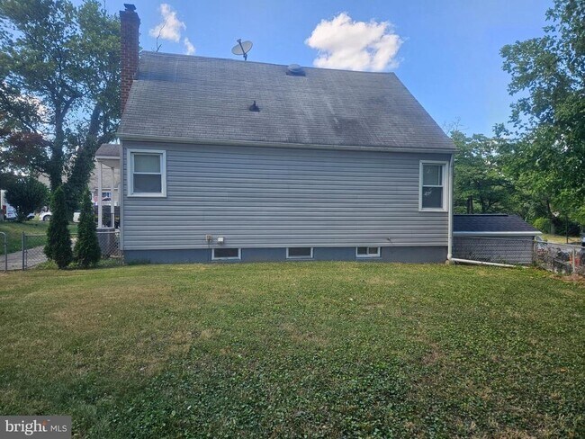 Building Photo - 2819 Manoff Rd