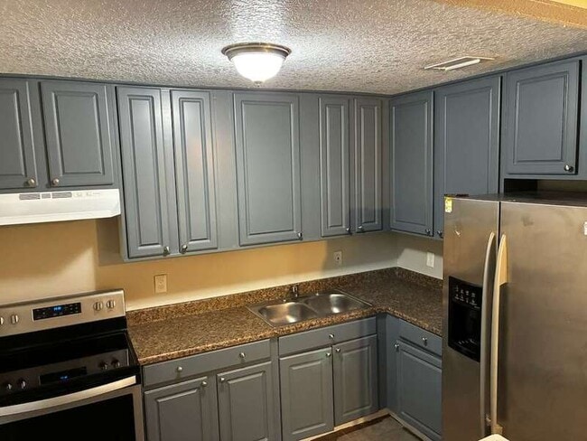 Photo - 6330 Fabian Dr House