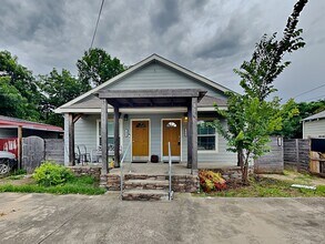 Building Photo - 1414 Record Crossing Rd