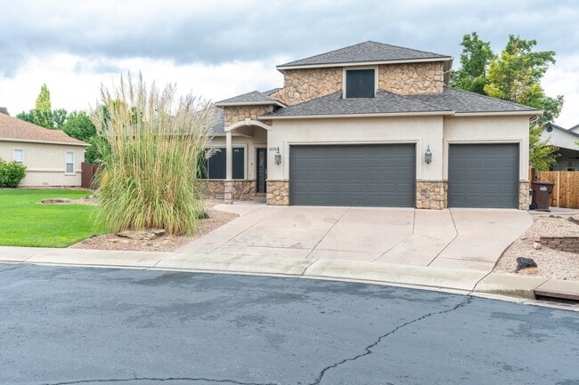 Building Photo - 2070 Pannier Ct